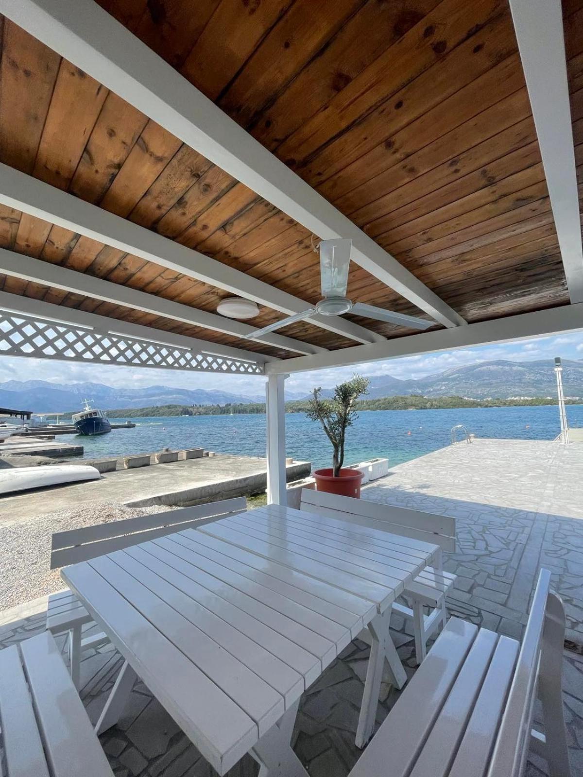 Apartments Kovinic ティヴァト エクステリア 写真